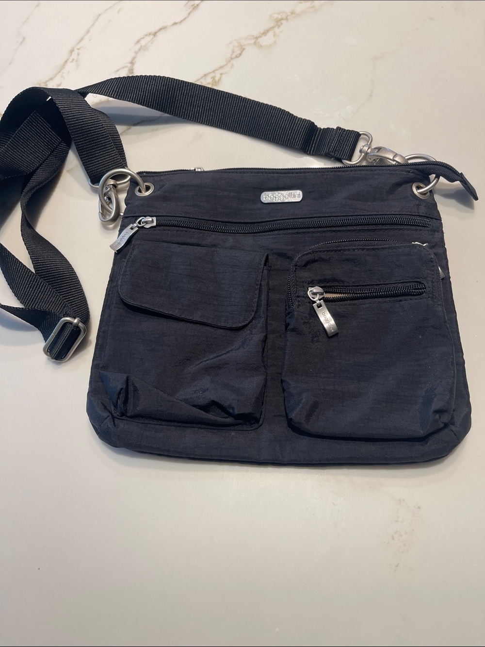 Baggallini Black Men's Crossbody Messenger Bag